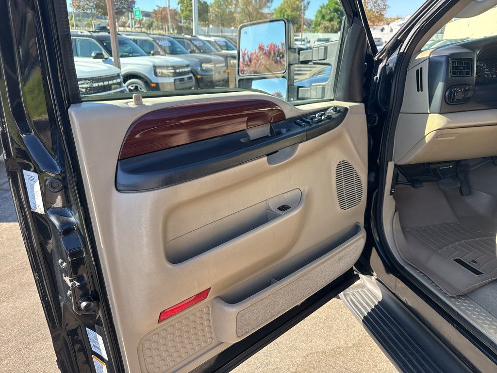 Used 2005 Ford Excursion Limited AWD/4WD image 38