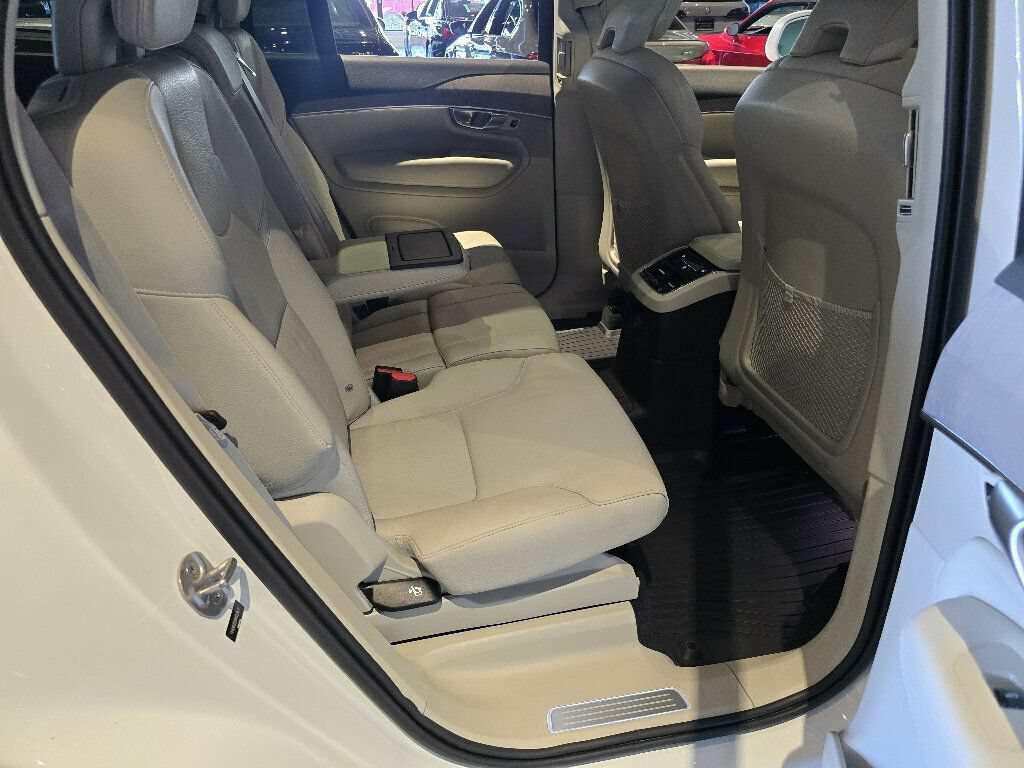 Used 2024 Volvo XC90 T8 Plus w/ Protection Package Premier AWD/4WD image 30