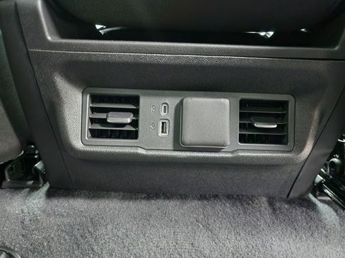 Used 2023 GMC Sierra 1500 Elevation image 14