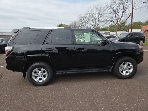 Certified 2024 Toyota 4Runner SR5 image 2