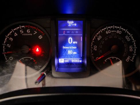 Used 2022 Toyota Tacoma SR w/ SR Convenience Package image 37