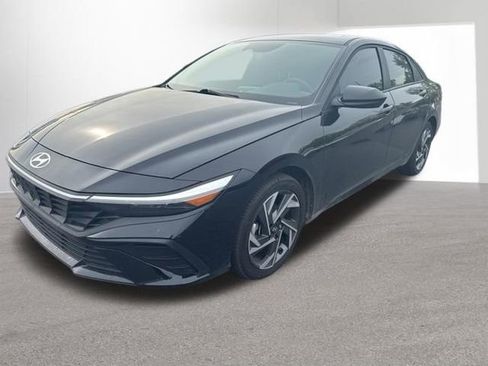 Used 2025 Hyundai Elantra Sport FWD image 1