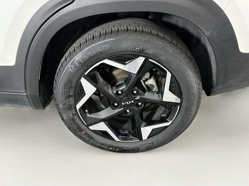 Used 2025 Kia Seltos S image 11