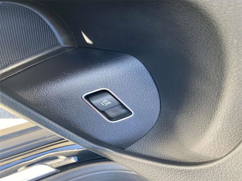 Used 2025 Mercedes-Benz GLE 350 4MATIC image 15