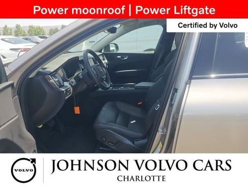 Used 2025 Volvo XC60 B5 Core image 4