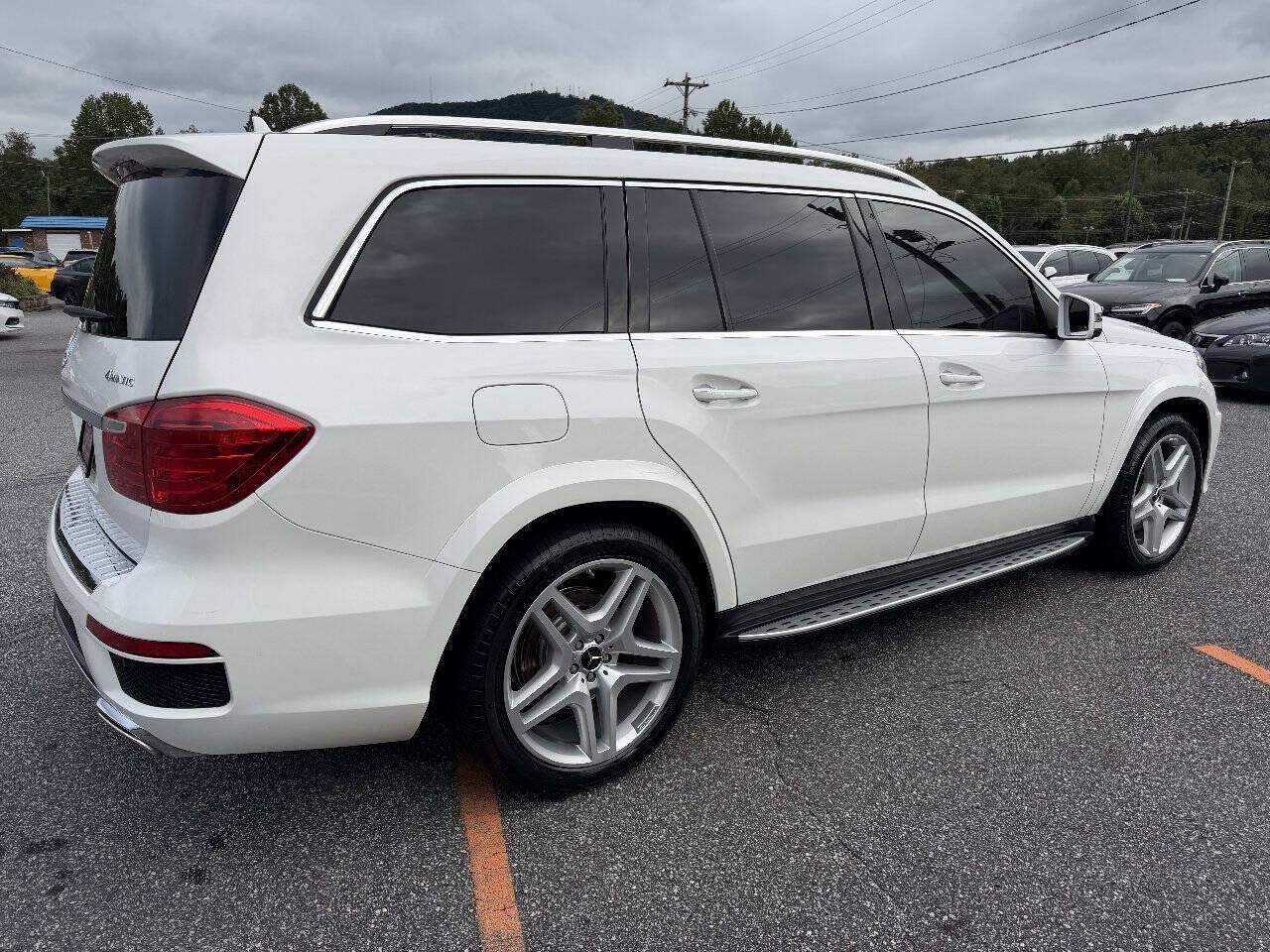 Used 2014 Mercedes-Benz GL 550 4MATIC image 6