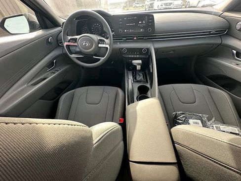 Used 2023 Hyundai Elantra SEL w/ Cargo Package image 20