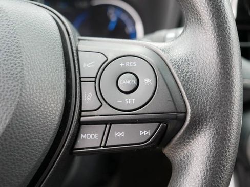 Used 2025 Toyota RAV4 XLE image 26