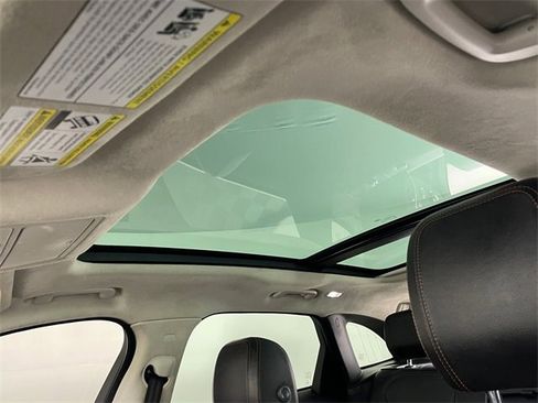 Used 2020 Jaguar F-PACE Prestige image 15