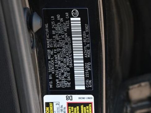 Used 2025 Lexus ES 300h w/ Premium Package FWD image 12