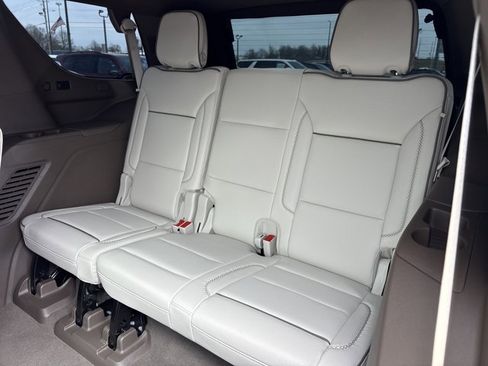 Used 2025 GMC Yukon Denali w/ Denali Reserve Package image 18