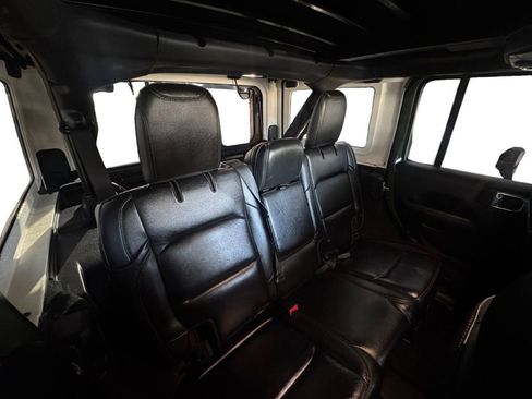 Used 2021 Jeep Wrangler Unlimited Rubicon w/ Trailer Tow Package image 17