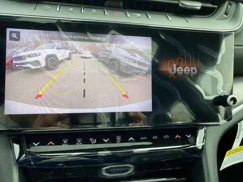 New 2026 Jeep Grand Cherokee Altitude AWD/4WD image 12
