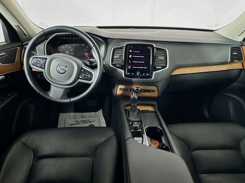 Used 2022 Volvo XC90 T6 Momentum w/ Advanced Package image 25
