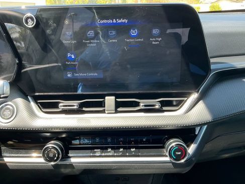 Used 2026 Chevrolet Equinox LT FWD image 18