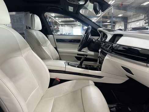 Used 2013 BMW 750i xDrive AWD/4WD image 10