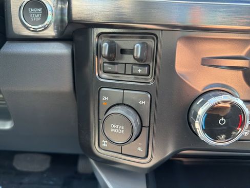 New 2026 Ford F250 Lariat w/ Black Appearance Package image 38