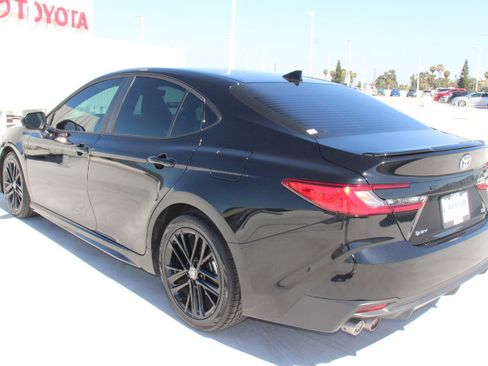 Used 2026 Toyota Camry SE w/ Convenience Package FWD image 5