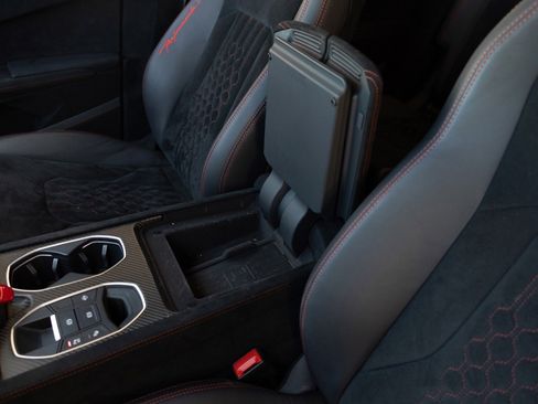 Used 2023 Lamborghini Urus Performante AWD/4WD image 37