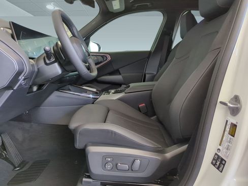 Used 2025 BMW X3 xDrive30i w/ Premium Package image 12