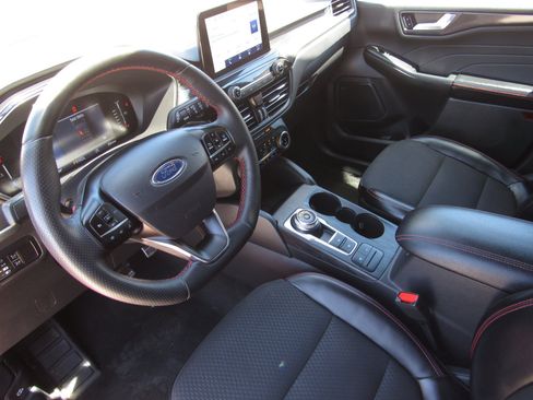 Used 2024 Ford Escape ST-Line AWD/4WD image 16