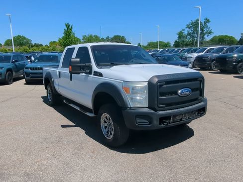 Used 2011 Ford F250 XLT AWD/4WD image 2