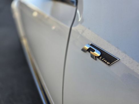 Used 2015 Volkswagen Beetle R-Line FWD image 14