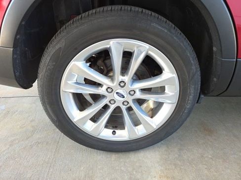 Used 2019 Ford Explorer XLT w/ Equipment Group 202A AWD/4WD image 74