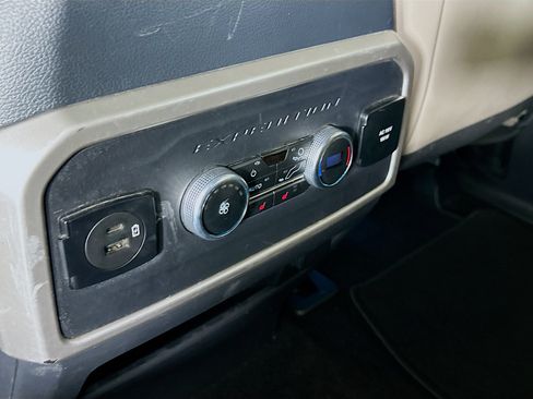 Used 2022 Ford Expedition Limited RWD image 28