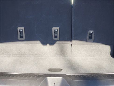 Used 2025 GMC Yukon Elevation image 22