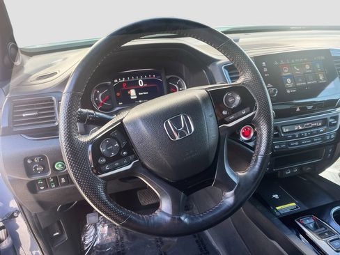 Used 2025 Honda Passport Black Edition image 11