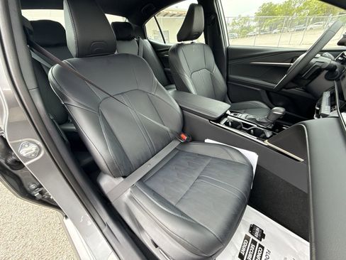 Used 2025 Toyota Camry XSE FWD image 25