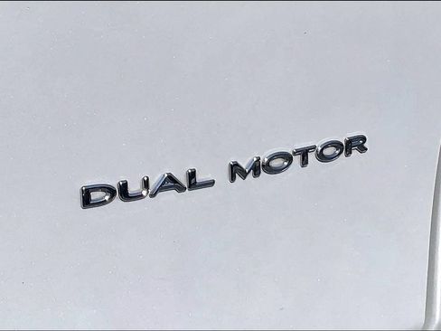 Used 2023 Tesla Model Y Long Range AWD/4WD image 24