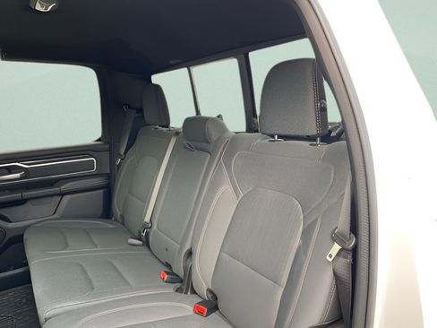 Used 2022 RAM 1500 Big Horn AWD/4WD image 12