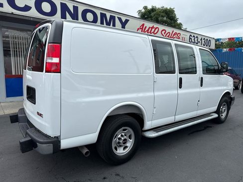 Used 2025 GMC Savana 2500 w/ Driver Convenience Package RWD image 3