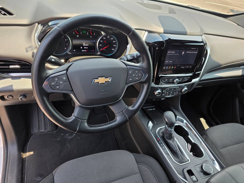 Certified 2023 Chevrolet Traverse LT FWD image 16