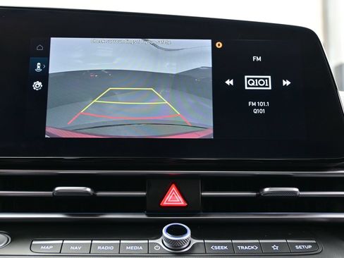 Certified 2024 Hyundai Elantra SEL FWD image 17