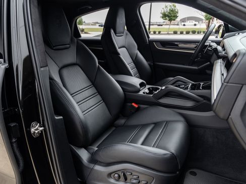 Certified 2024 Porsche Cayenne Turbo GT image 57