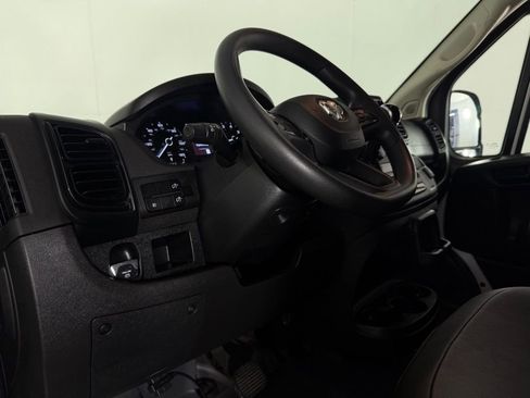 Used 2025 RAM ProMaster 2500 w/ Convenience Group FWD image 19