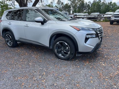 Used 2024 Nissan Rogue SV image 7