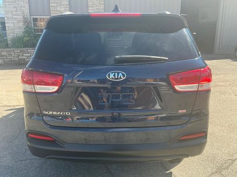 Used 2018 Kia Sorento AWD image 4