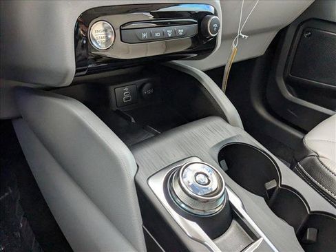 New 2025 Ford Escape SE w/ PHEV Premium Package FWD image 14