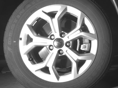 Used 2025 Jeep Compass Latitude AWD/4WD image 13