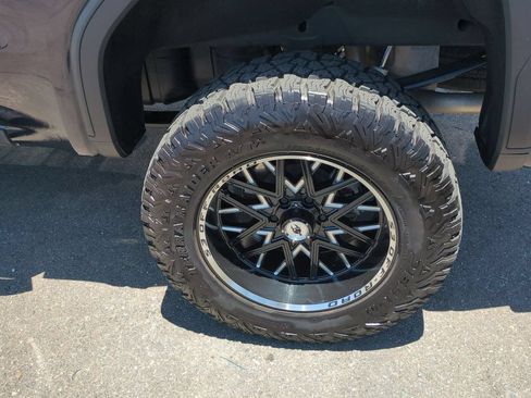 Used 2024 GMC Sierra 1500 Elevation w/ X31 Off-Road Package AWD/4WD image 32