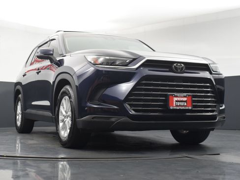 Used 2024 Toyota Grand Highlander AWD image 32