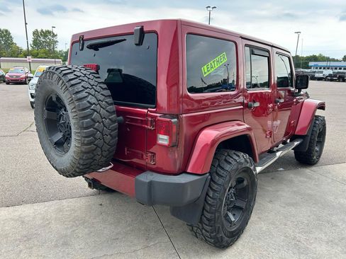 Used 2012 Jeep Wrangler Unlimited Sahara AWD/4WD image 5