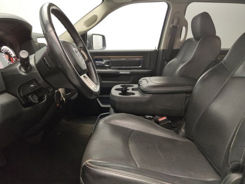 Used 2017 RAM 1500 Laramie RWD image 17