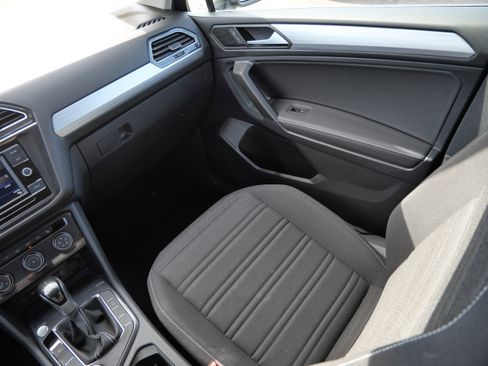 Used 2023 Volkswagen Tiguan S image 11