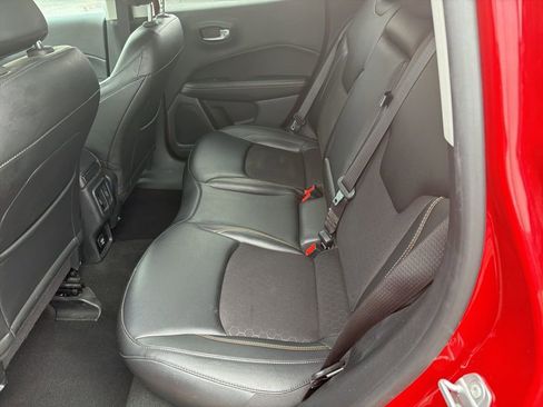 Certified 2021 Jeep Compass Latitude image 27