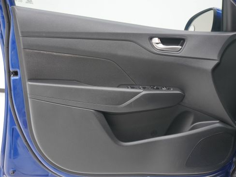 Used 2022 Hyundai Accent SE w/ Cargo Package FWD image 12